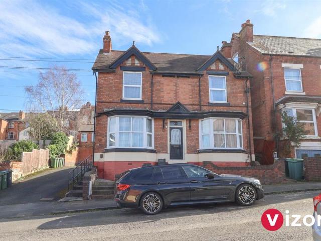 Flat for sale in Smallwood, Redditch