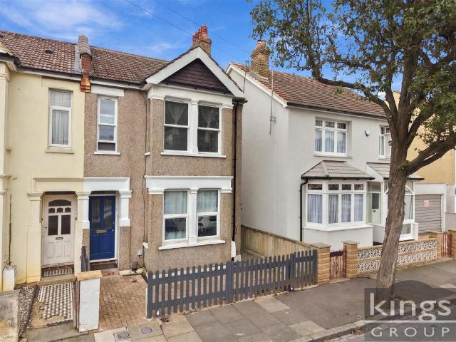 Flat for sale in Enfield Wash, Greater London