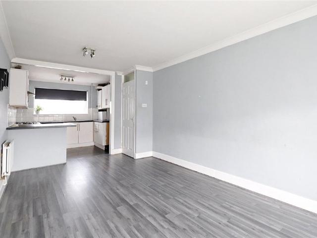 Flat for sale in Stone, Monks Orchard