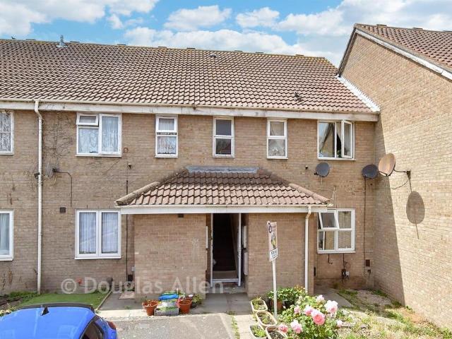Flat for sale in Scrattons Farm, Greater London