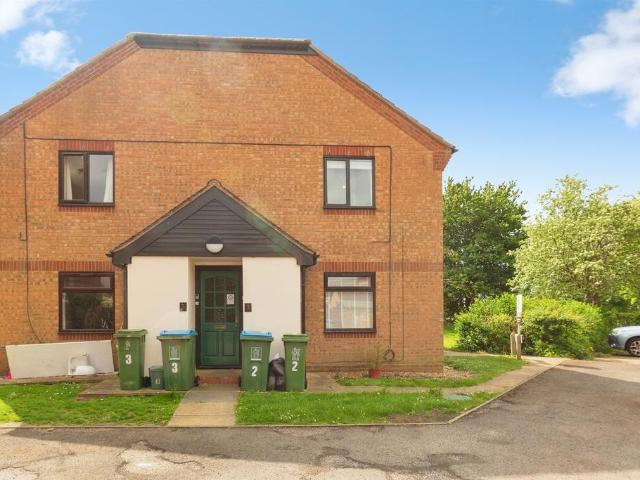 Flat for sale in Stoke Mandeville, Isle Of Man