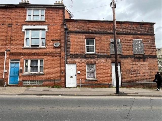 Flat for sale in Key Street, Suffolk