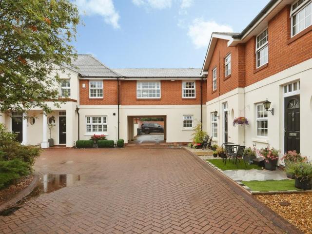 Flat for sale in Bawtry, South Yorkshire