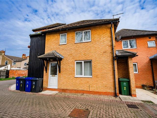 Flat for sale in Holme Hill, Grimsby