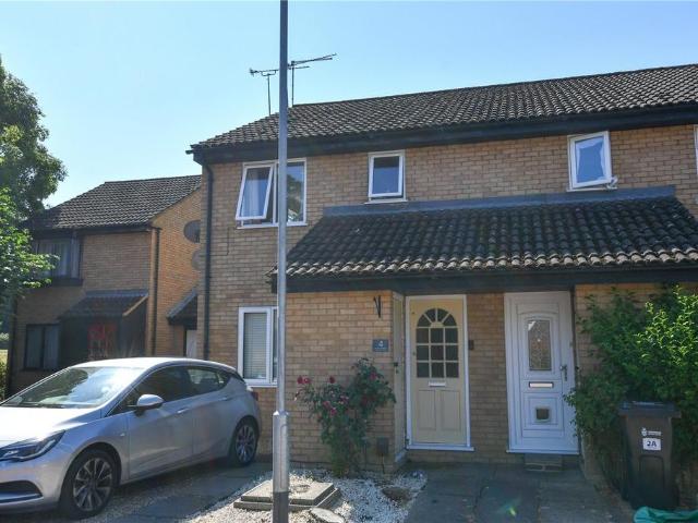 Flat for sale in Emmbrook, Wokingham