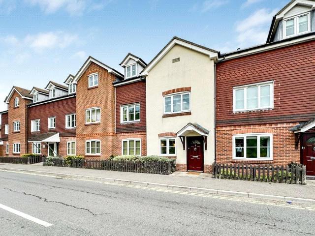 Flat for sale in Bolton Low Houses, Hampshire