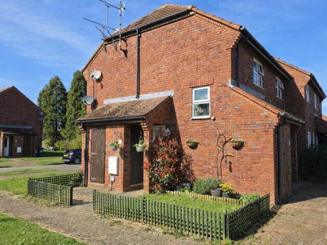 Flat for sale in Panshanger, Fretherne