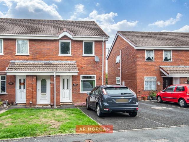Flat for sale in Cradley, Dudley