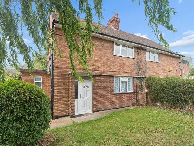 Flat for sale in Vange, Essex