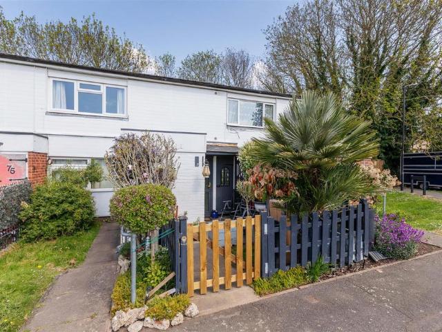 Flat for sale in Slough, Isle Of Man