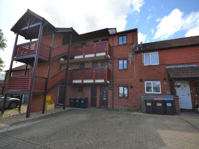 Flat for sale in Bletchley, Milton Keynes