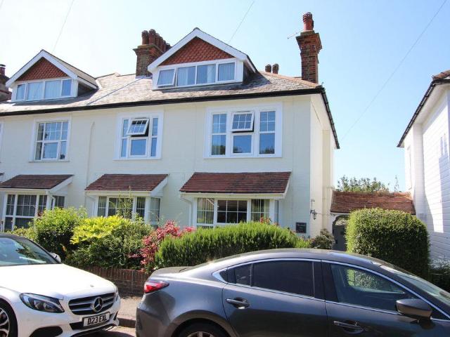 Flat for sale in Ash, Kent