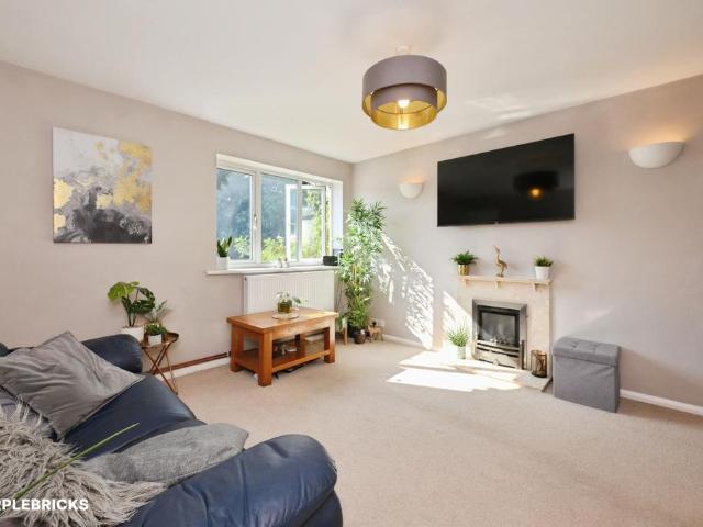 Flat for sale in Churchgate, Broxbourne