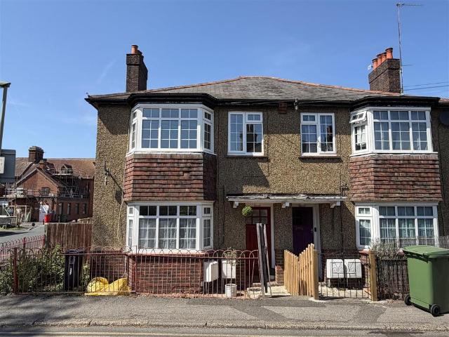 Flat for sale in Pachesham Park, Surrey