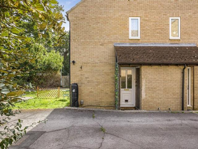 Flat for sale in Lower Earley, Wokingham