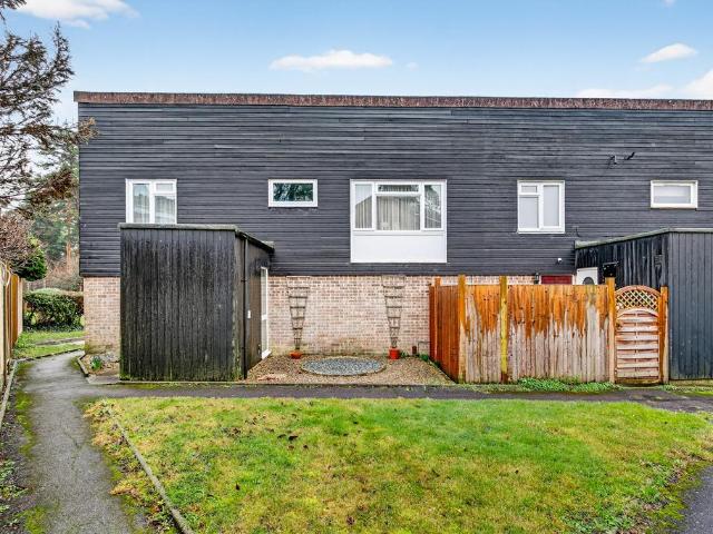 Flat for sale in Easthampstead, Bracknell