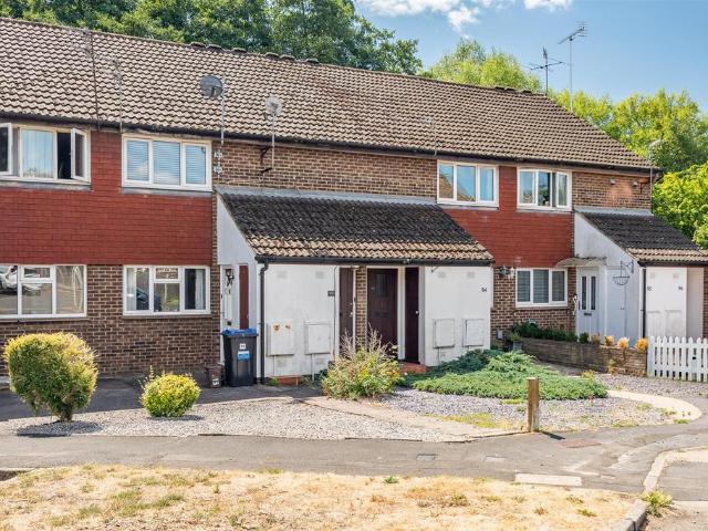 Flat for sale in Hertford, Colliers End
