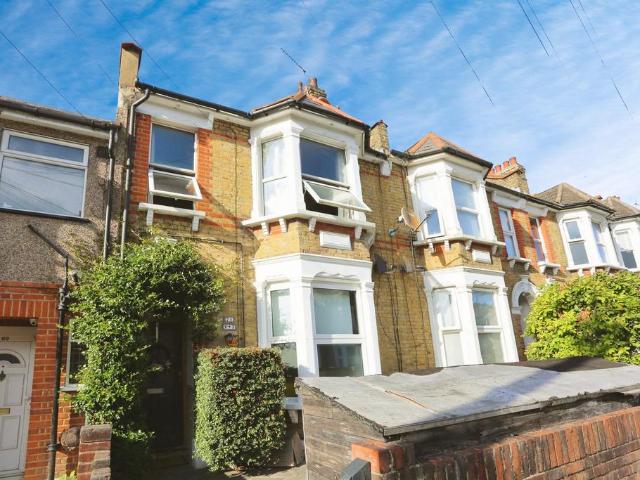 Flat for sale in London Borough of Lewisham, Greater London
