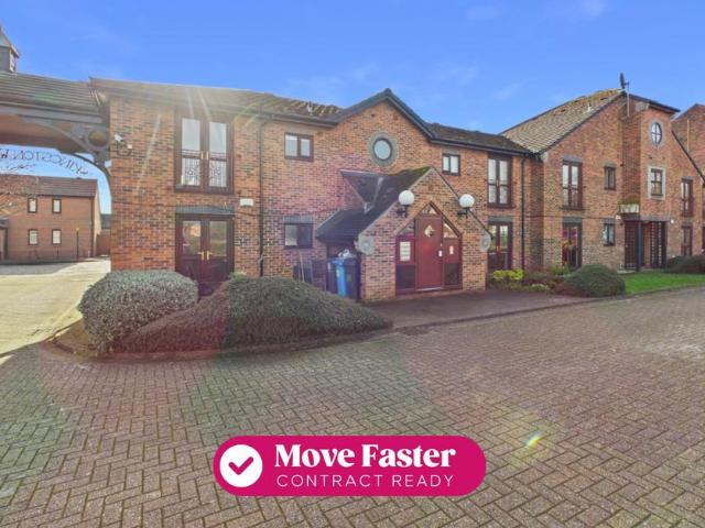 Flat for sale in Old Town, Hull