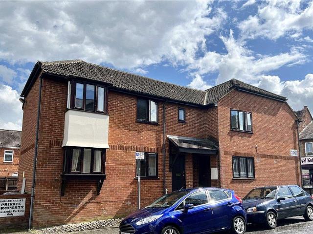 Flat for sale in Castlefield, Cressex