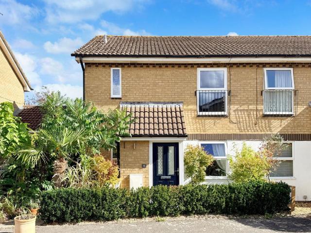 Flat for sale in Bow, Vale of White Horse