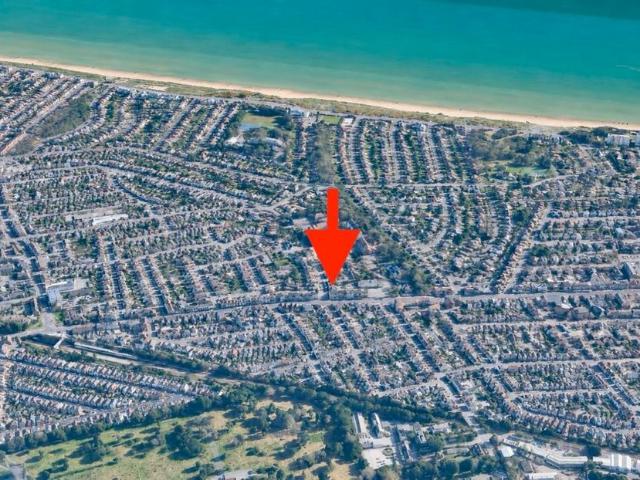 Flat for sale in Pokesdown, Bournemouth