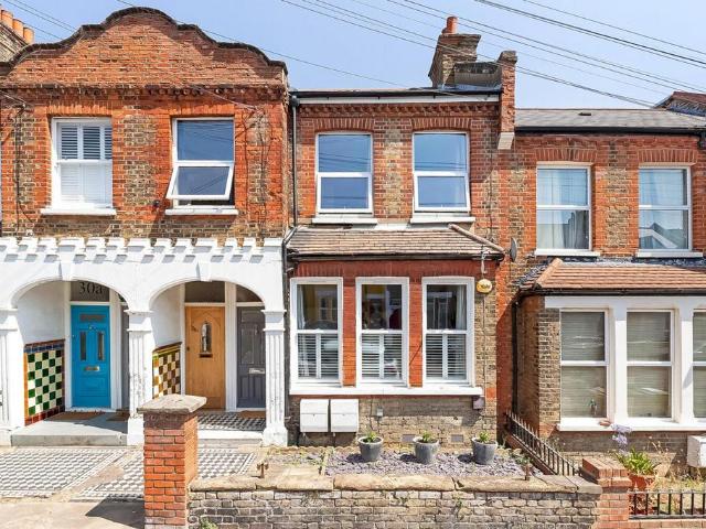 Flat for sale in London Borough of Lewisham, Brockley