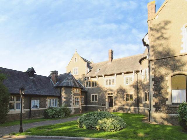 Flat for sale in Stoneygate, Leicester
