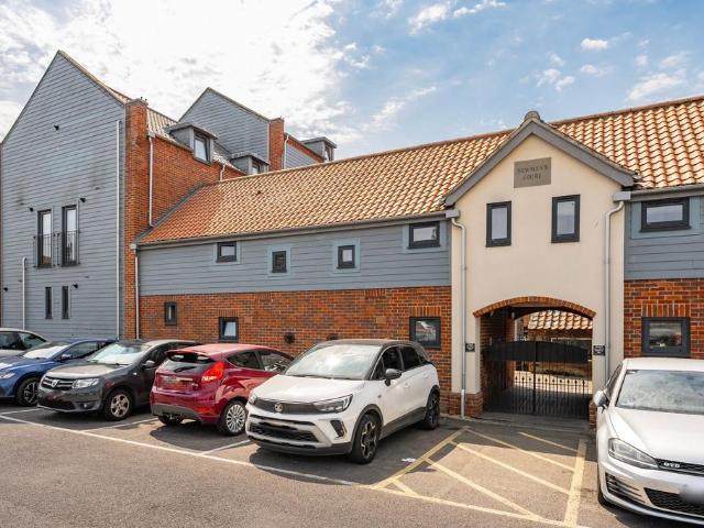 Flat for sale in Comers, Norfolk