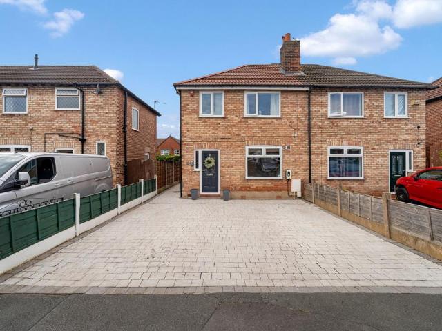 Flat for sale in Mile End, Hazel Grove