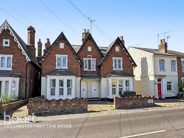 Flat for sale in Hythe, Fordham Heath