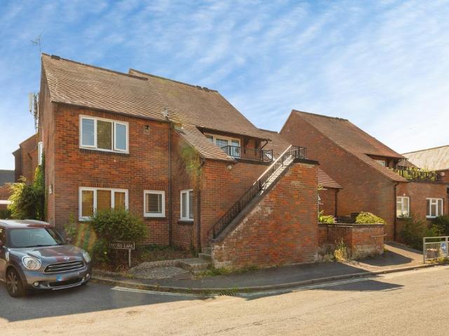 Flat for sale in Berrick Salome, Oxfordshire