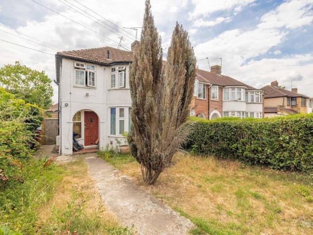 Flat for sale in Slough