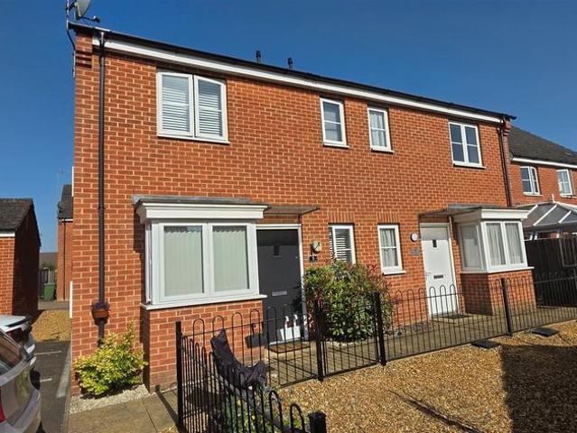 Flat for sale in Cardea, Peterborough