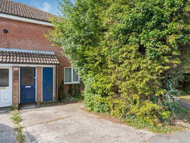 Flat for sale in Chawton, Bolton Low Houses
