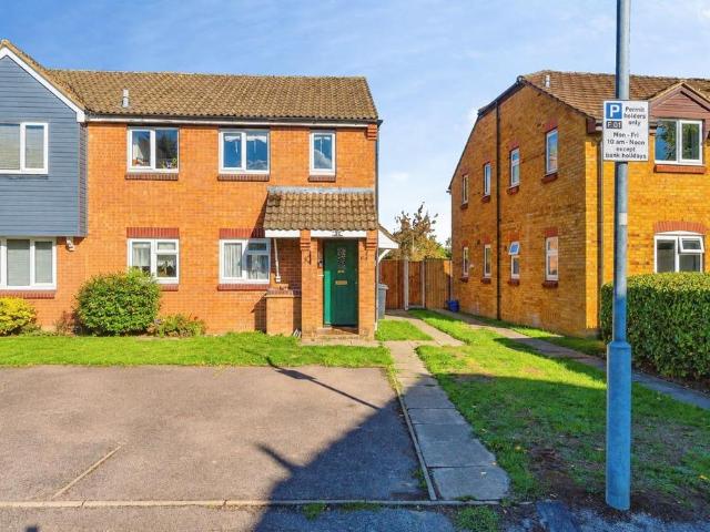 Flat for sale in Welham Green, Welwyn Hatfield