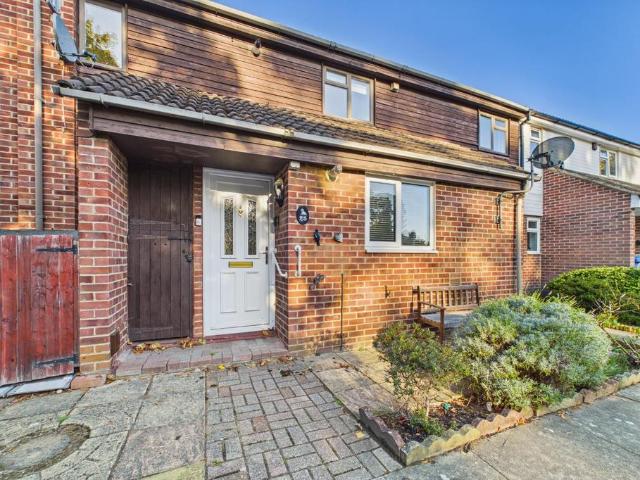 Flat for sale in Crown Wood, Bracknell