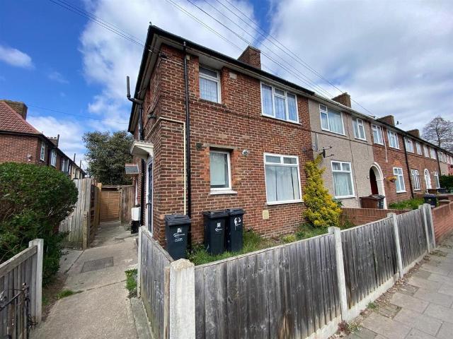 Flat for sale in Dagenham, Isle Of Man