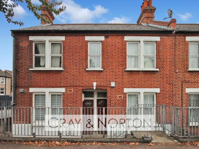 Flat for sale in London Borough of Croydon, Greater London