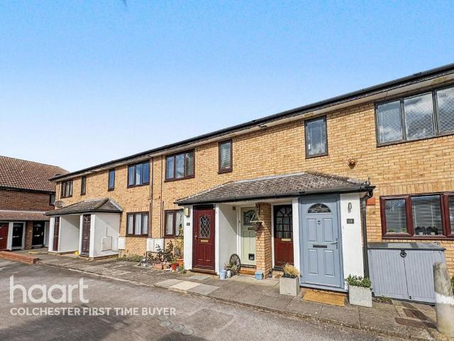 Flat for sale in Old Heath, Fordham Heath