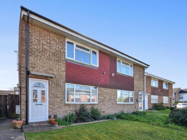 Flat for sale in Chatham