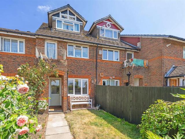 Flat for sale in Crystal Palace, Greater London