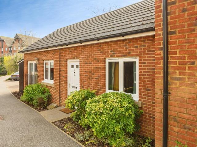 Flat for sale in Leighton-Linslade, Linslade
