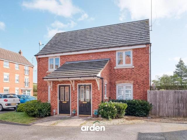 Flat for sale in Lakeside, Redditch