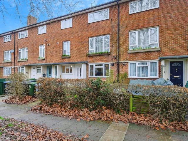 Flat for sale in Pouchen End, Hertfordshire