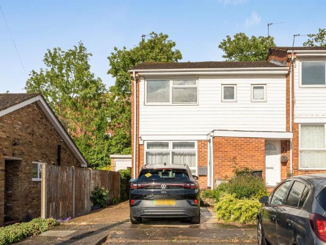 Flat for sale in Greater London