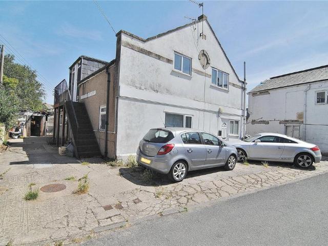 Flat for sale in Kings Stanley, School House