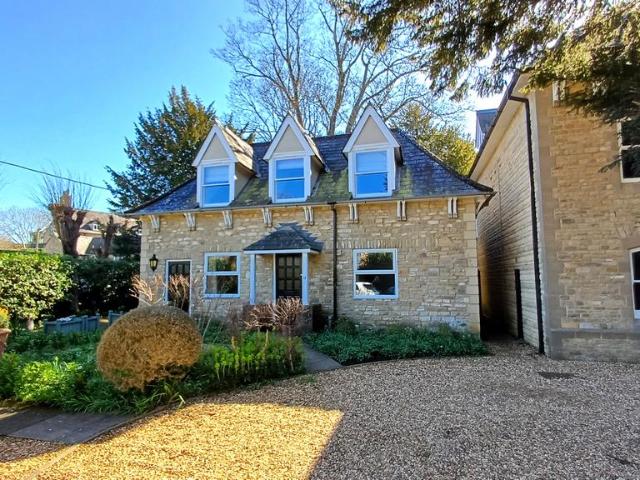 Flat for sale in Charlbury, Black Bourton