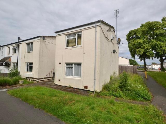 Flat for sale in Oakridge Park, Old Wolverton