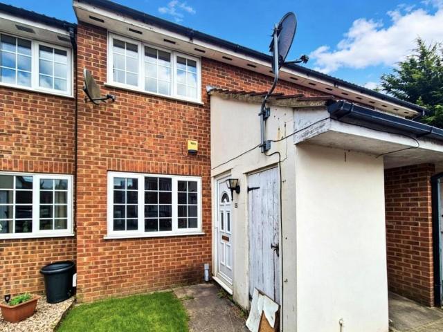 Flat for sale in Biscot, Luton